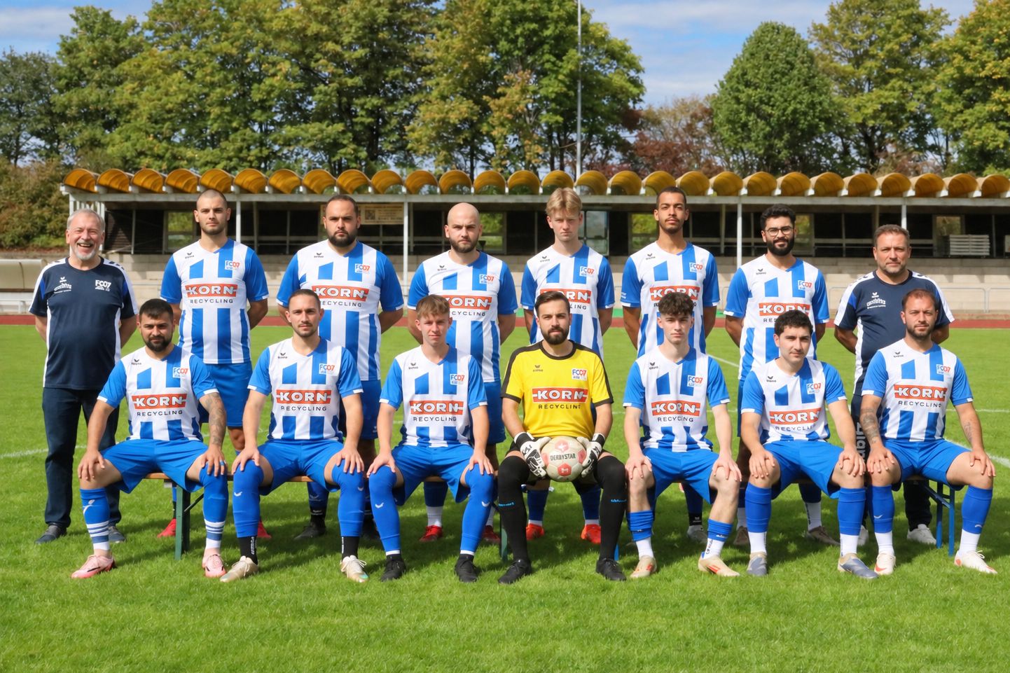 2. Mannschaft auf Foto nicht vollzählig